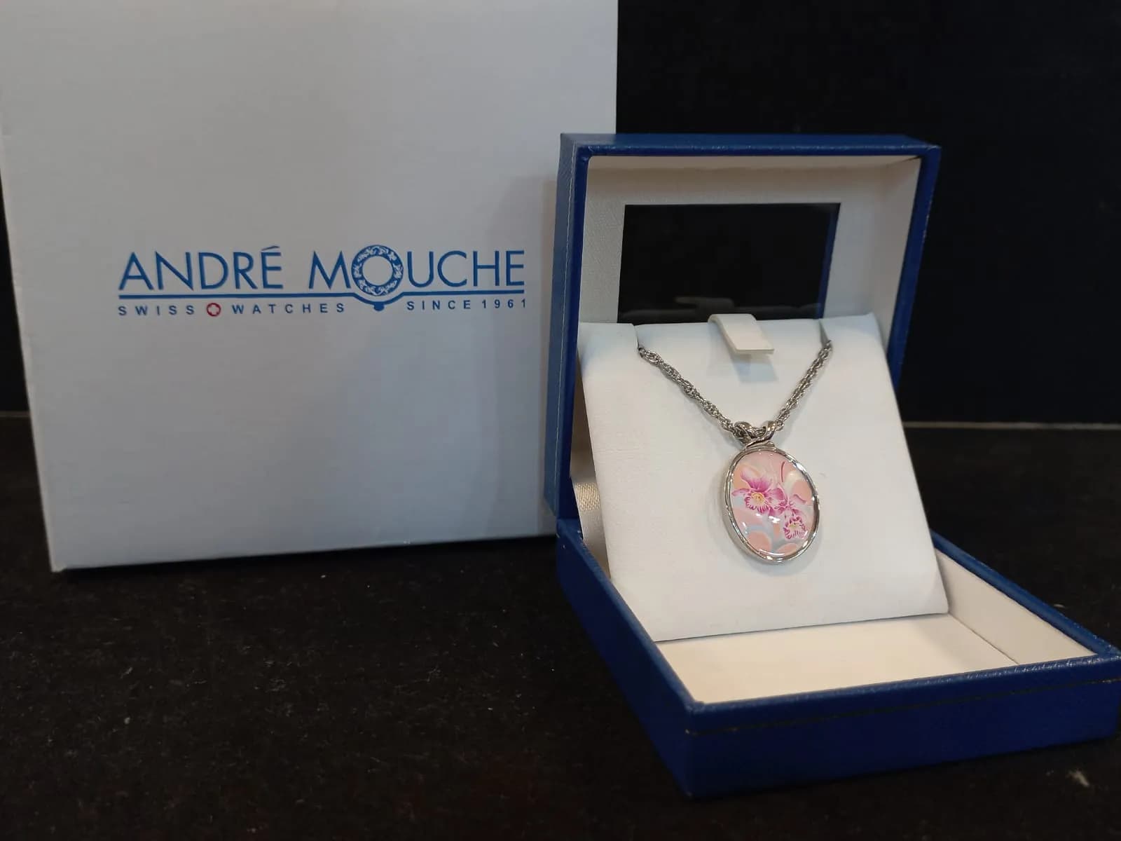 Վզնոց Andre Mouche KW61062