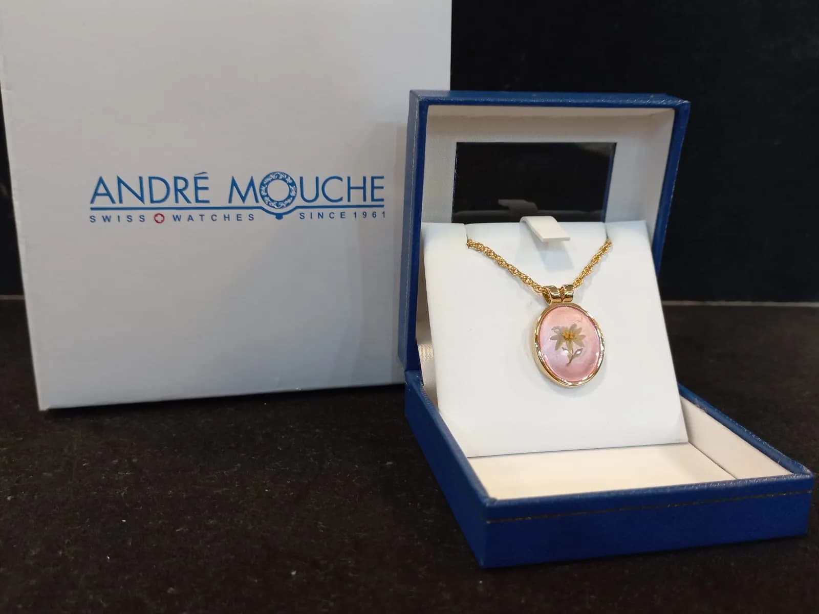 Վզնոց Andre Mouche KW61058