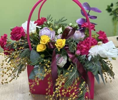 Ծաղկային կոմպոզիցիա «Whisper of Spring» N1