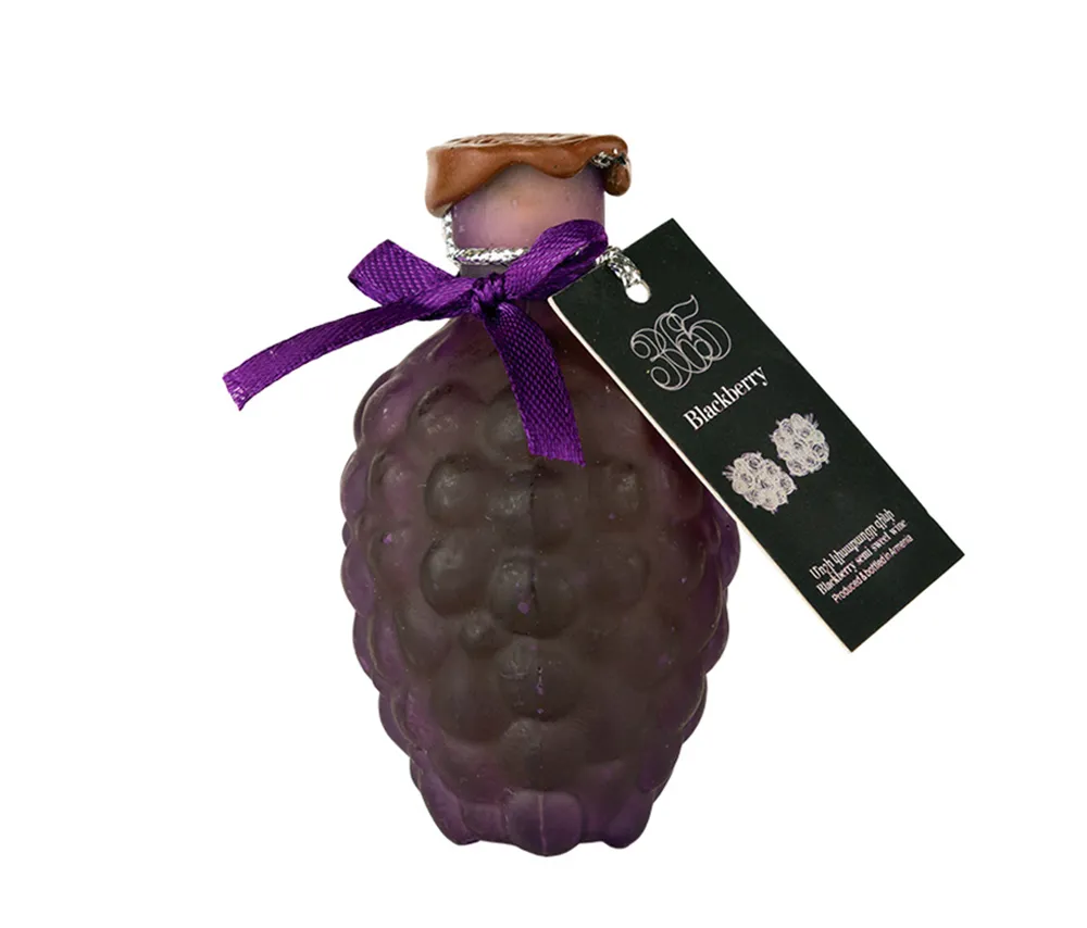 365 Ежевичное полусладкое вино в сувенирной бутылке 0.05л