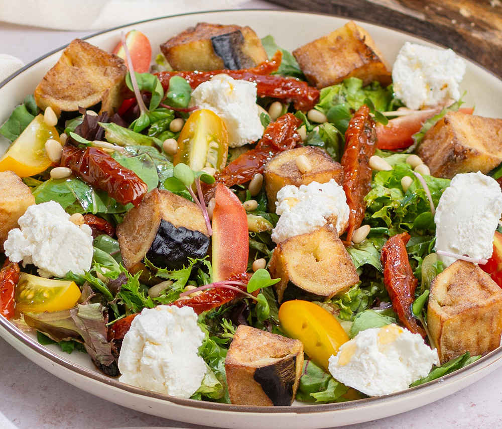 Салат из баклажанов и вяленых помидоров