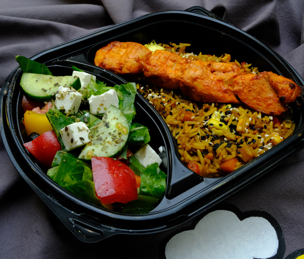 Ланч N4 — Шашлык + Рисовое карри + Греческий салат