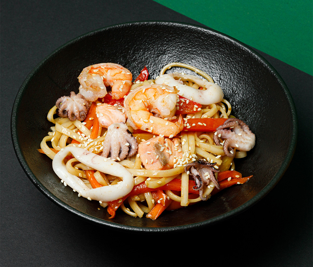 Ուդոն ծովամթերքով և բանջարեղենով