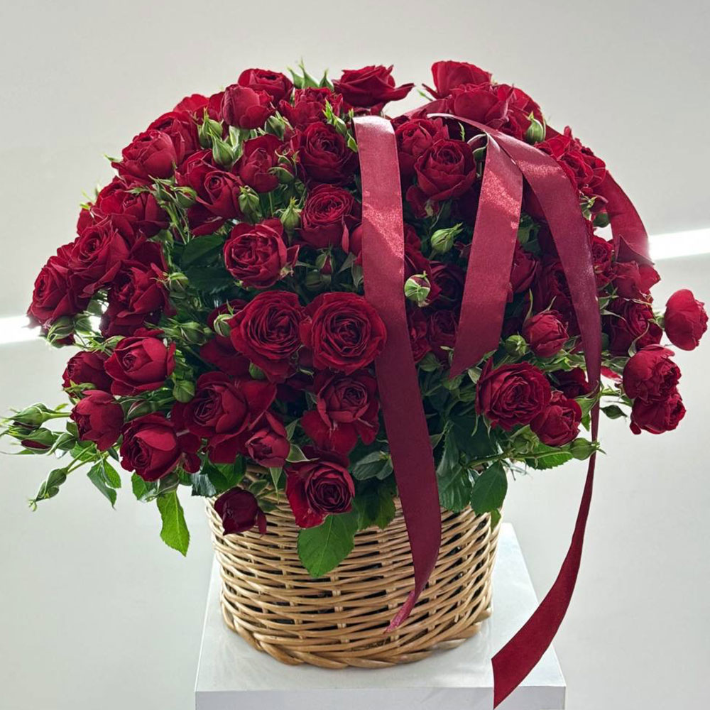 Փնջային վարդերով շքեղ զամբյուղ