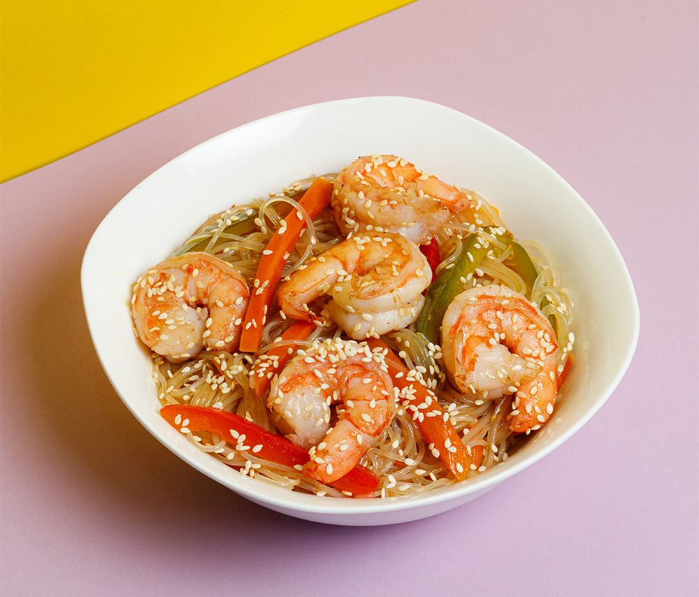 Фунчоза с креветками и овощами