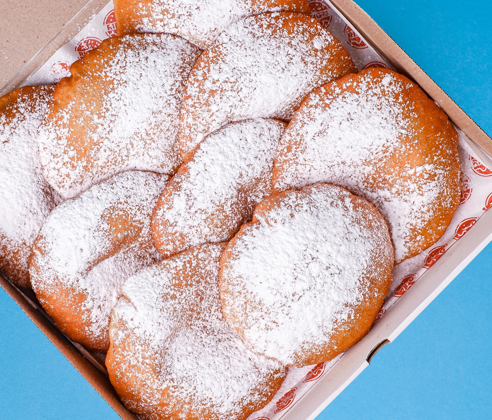 Վանիլային և շոկոլադային կրեմով փքաբլիթների բոքս (9 հատ)