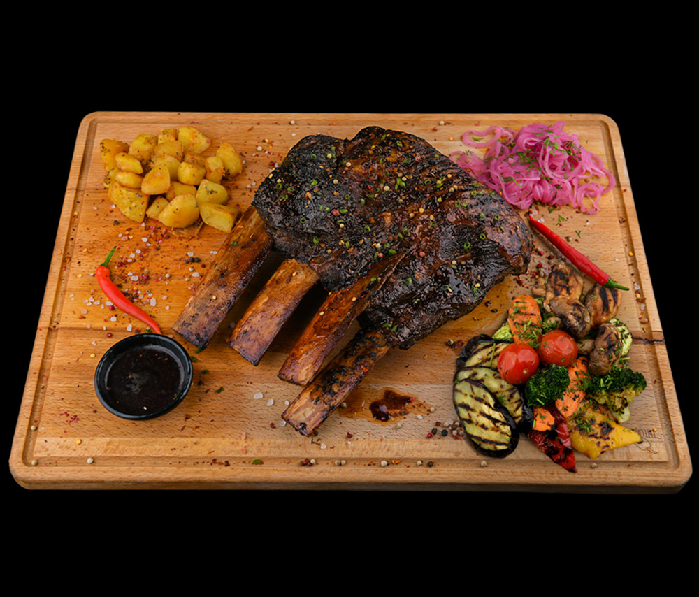 Копчёные говяжьи рёбра ангус с фирменным соусом