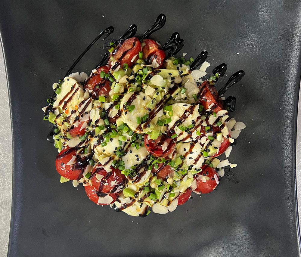 Капрезе с авокадо