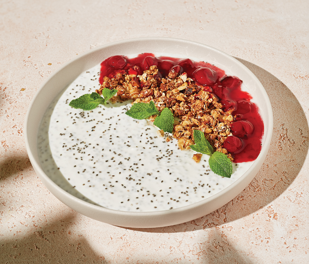 Չիա Հունական Յոգուրտով եվ Բալով