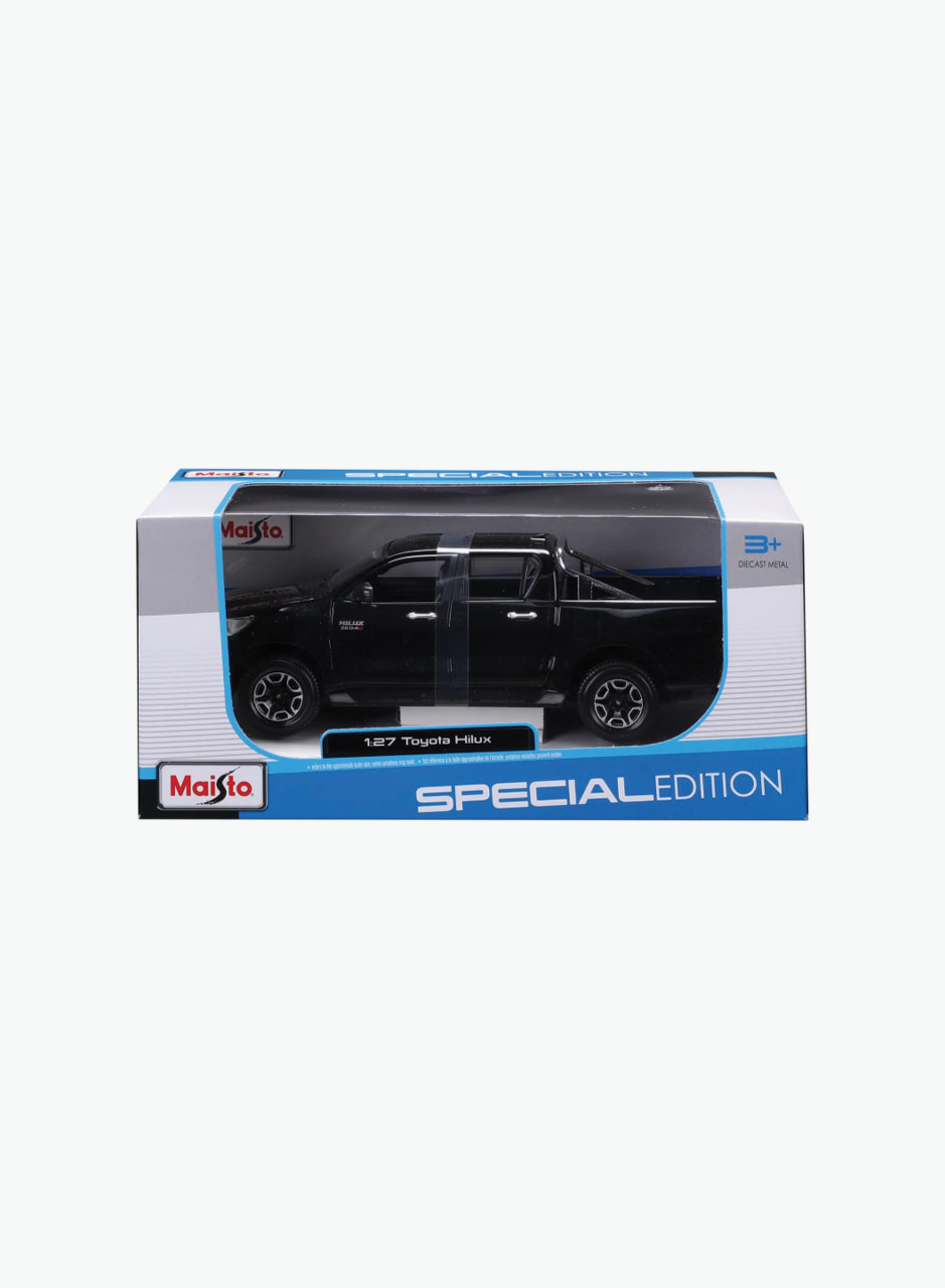 Maisto Машина "Toyota Hilux" Scale 1:27