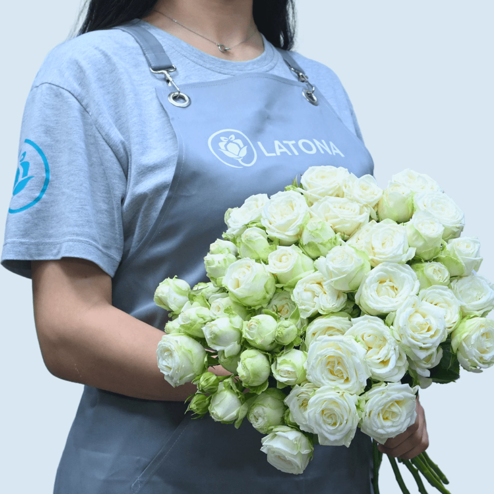 Bouquet with Miss Bombastic Peony Spray Roses