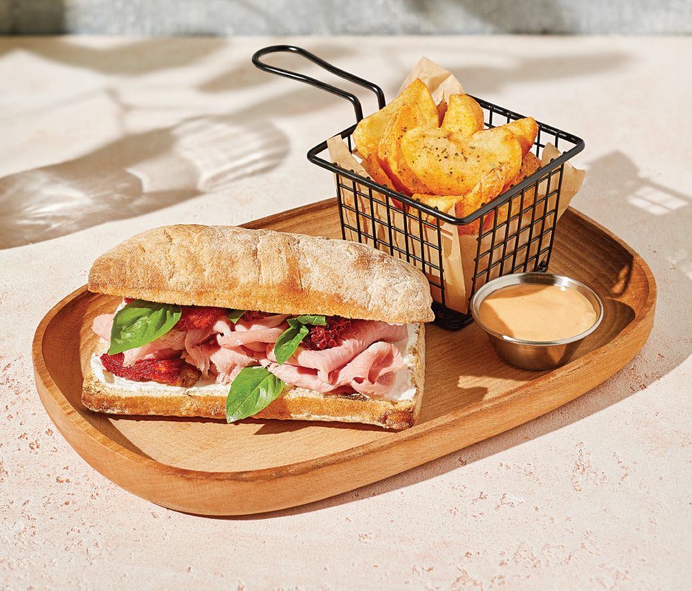 Մորտադելայով և Լոլիկի Չրով Սենդվիչ