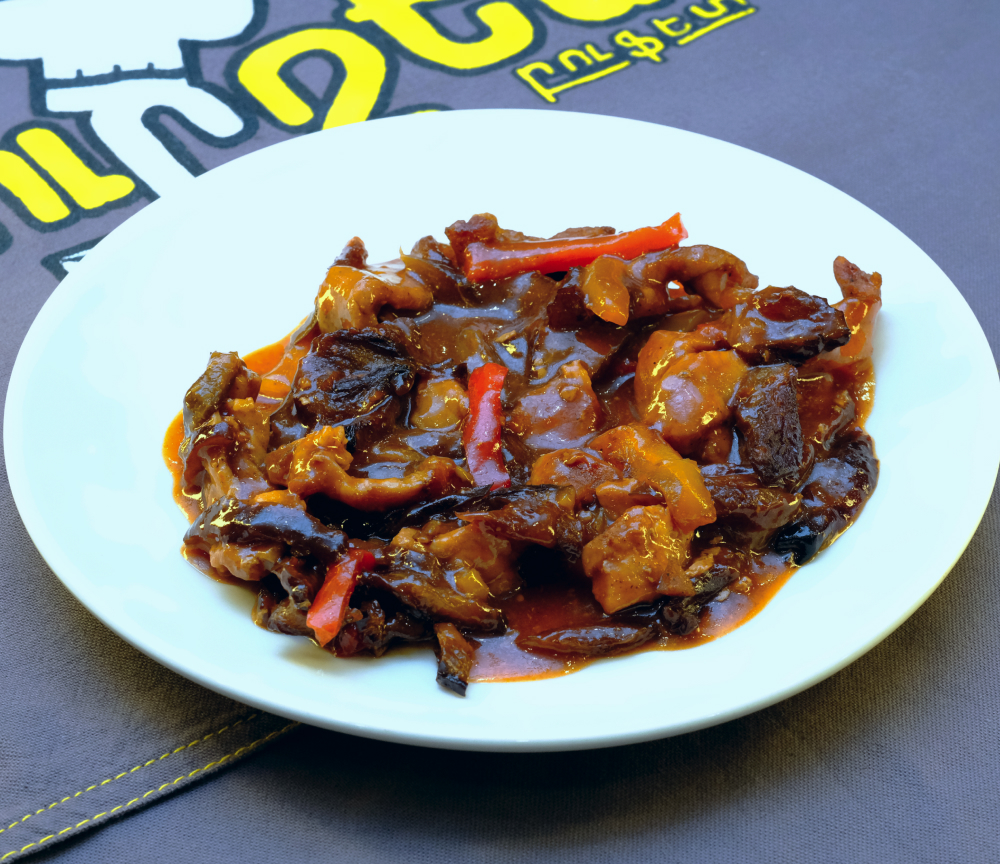 Свинина с соусом BBQ и черносливом