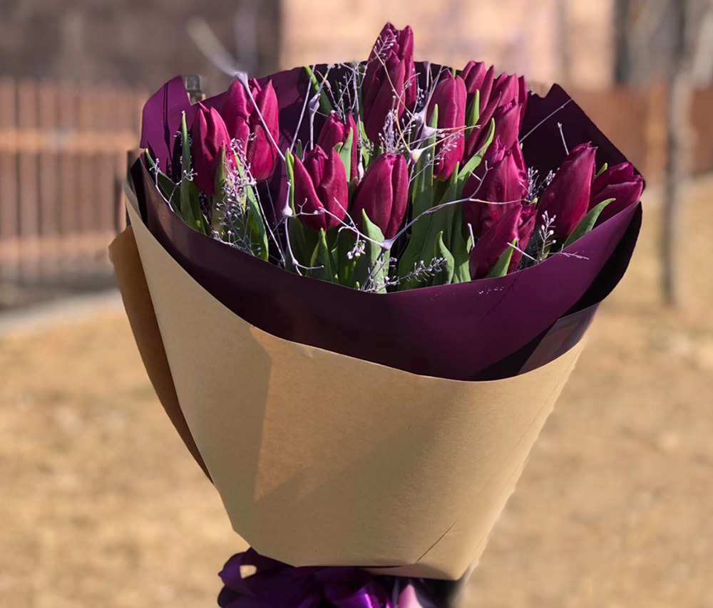 Tulips bouquet N1
