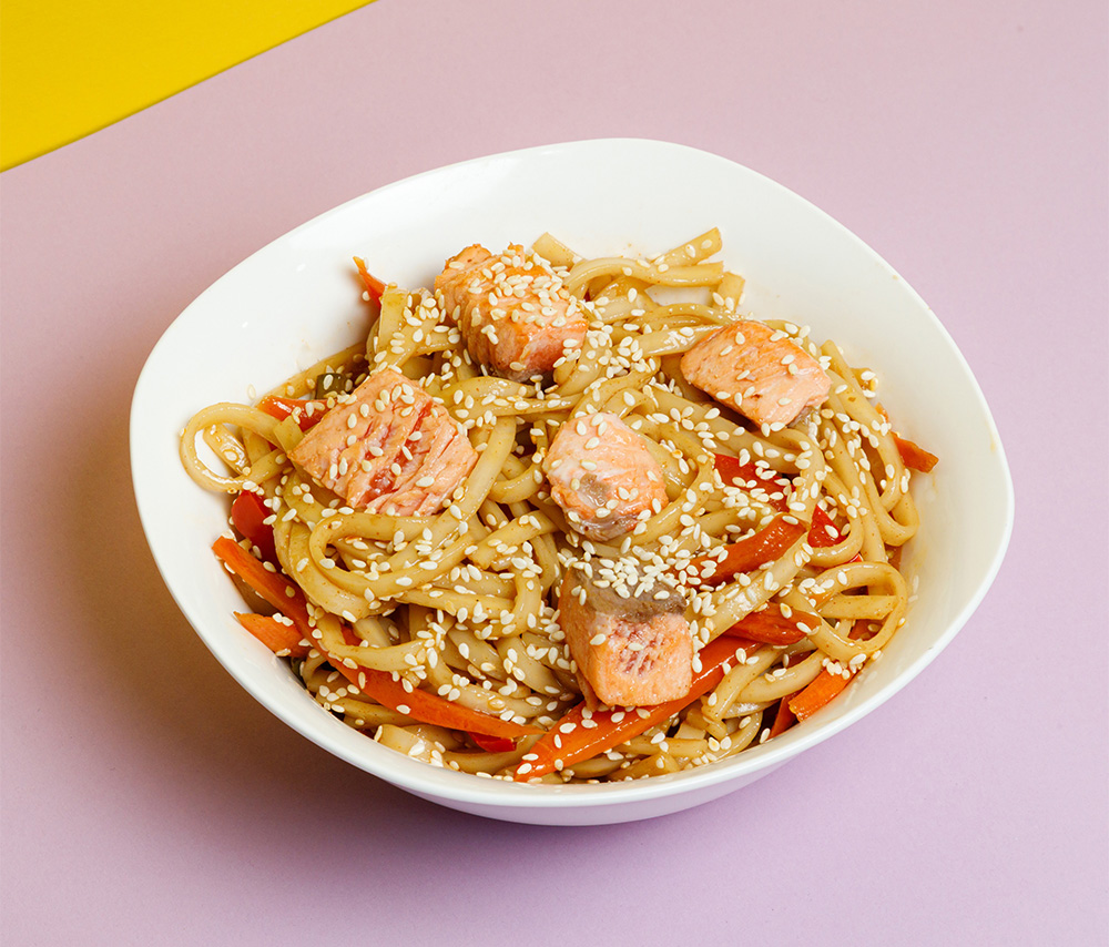 Удон с морепродуктами и овощами