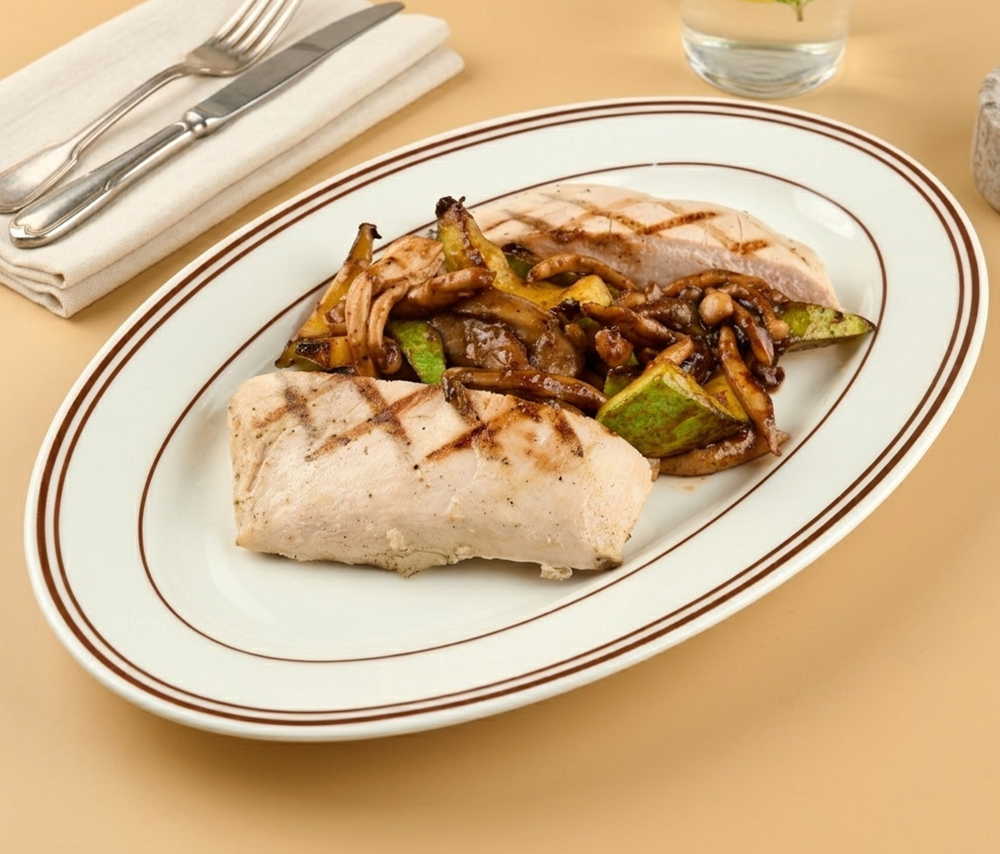 Куриная грудка с цуккини и грибами 