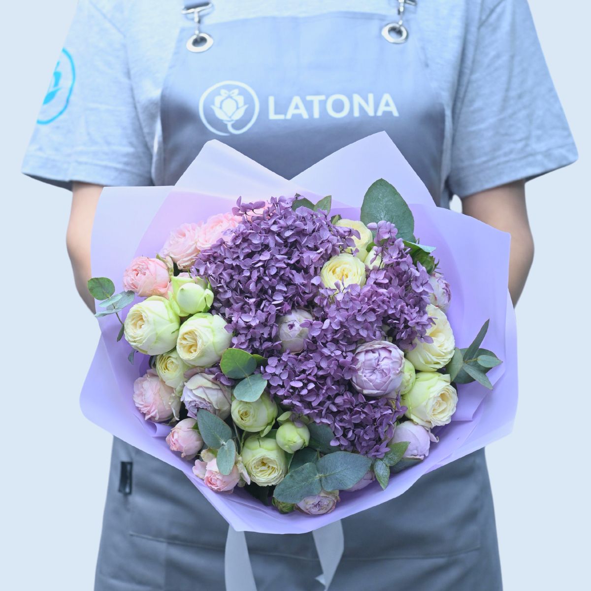 Փունջ պիոնավարդերով և հորտենզիաներով