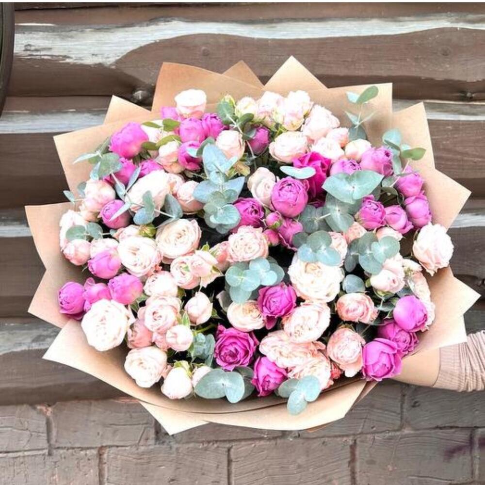 Peony roses with eucalyptus (21 pcs)
