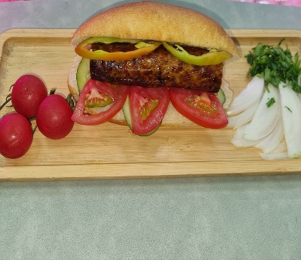 Купаты с хлебом