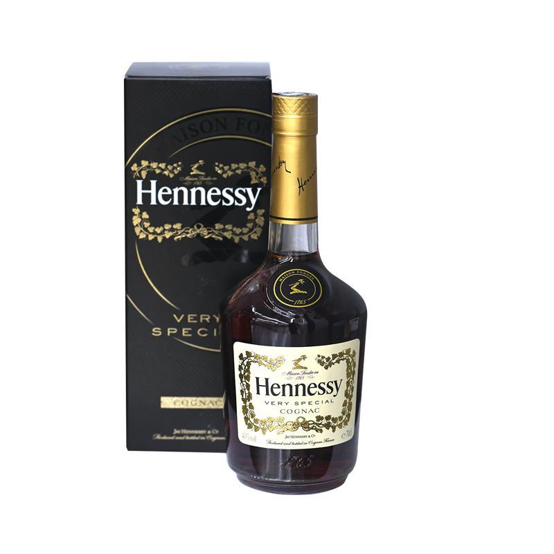 Коньяк Hennessy V.S (кор.) 0.7л