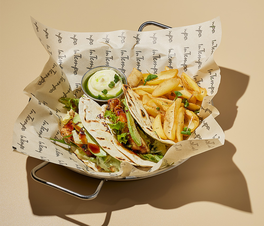 Piadella with chicken and avocado