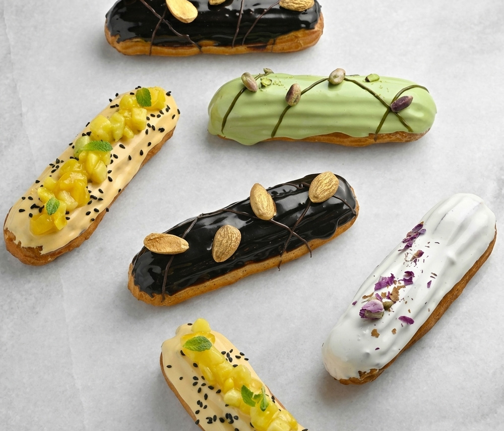 Pistachio eclair 