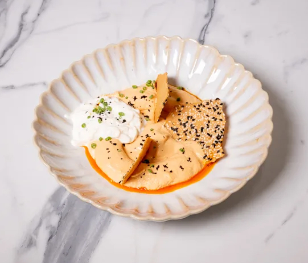 Hummus with red pepper