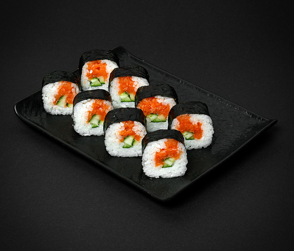 Մակի սաղմոնով և վարունգով