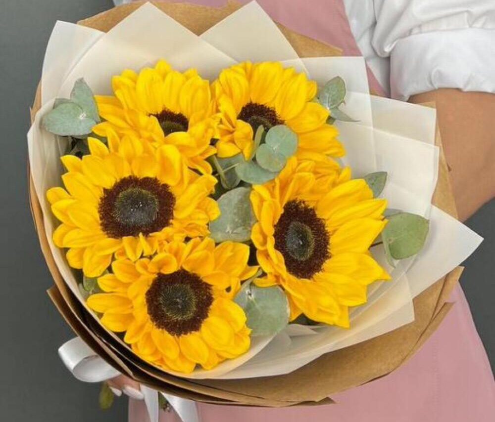 Արևածաղիկներով ծաղկեփունջ  (5 հատ)