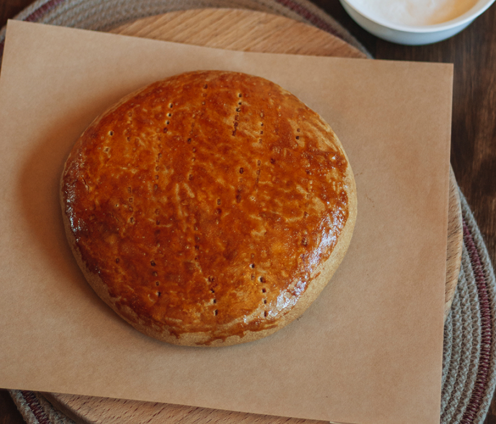 Горячая гата с орехами