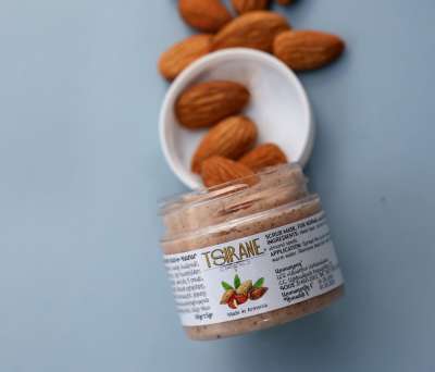Scrub mask for normall nd combination skin