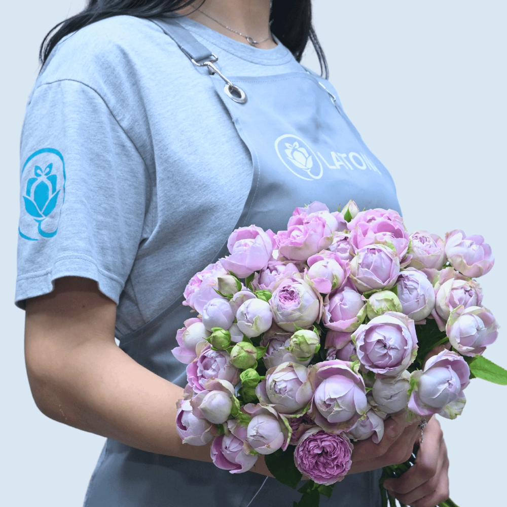 Bouquet with Blossom Bubbles Spray Roses