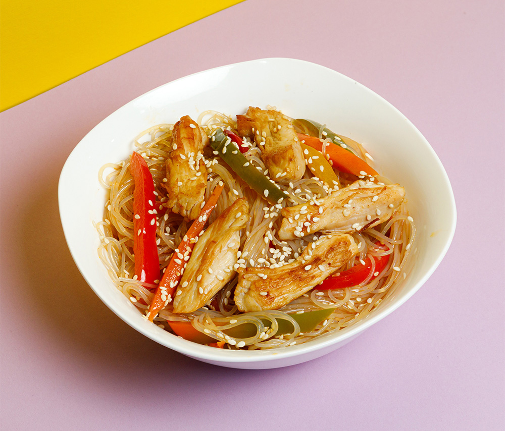 Фунчоза с курицей и овощами