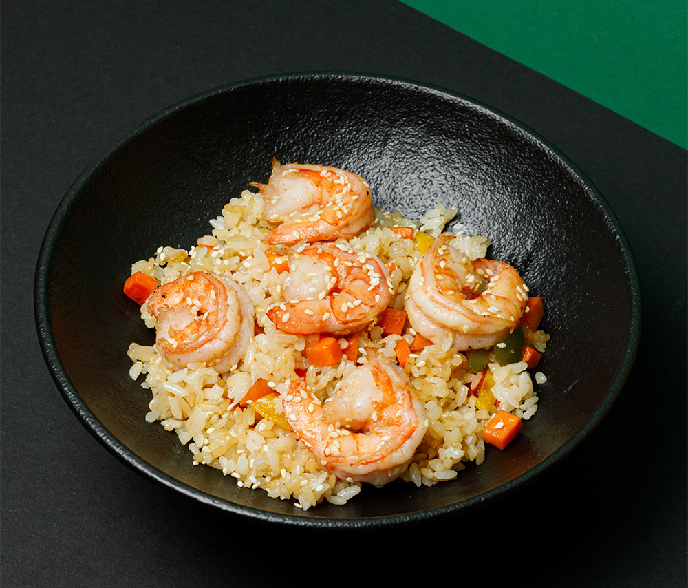 Բրինձ մանրածովախեցգետնով և բանջարեղենով